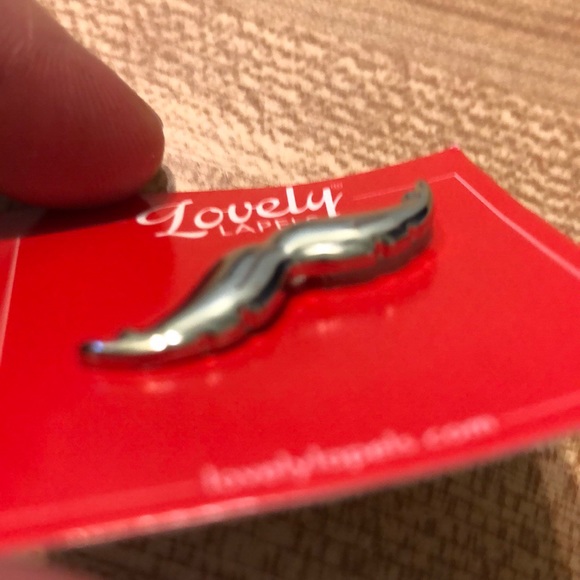 Silver Mustache Lapel - Picture 5 of 7
